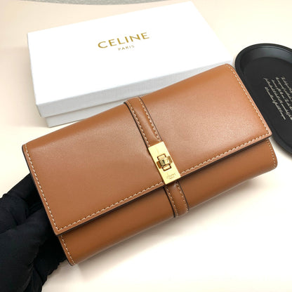 【セリーヌ】 使いやすいデザイン大人女子の必需品！