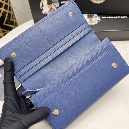 【プラダ】新作長財布 サフィアーノ素材で高級感満点